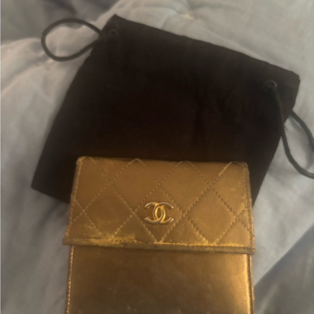 CHANEL authentic Gold Card case - Picture 6 of 9